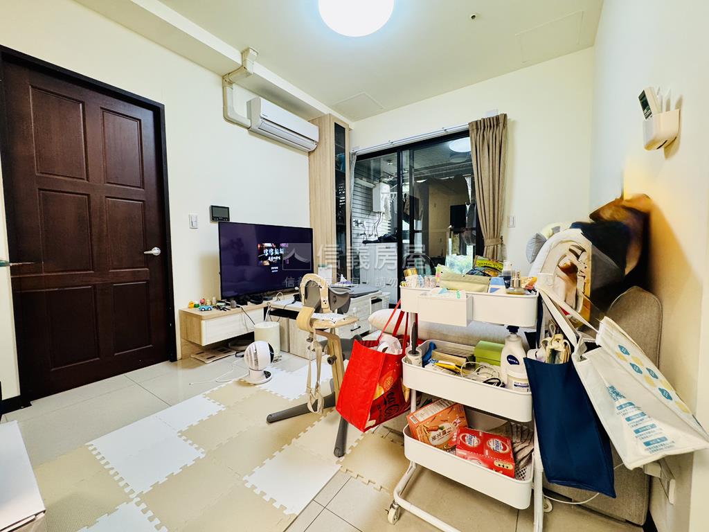 雲世紀２房精美裝潢房屋室內格局與周邊環境