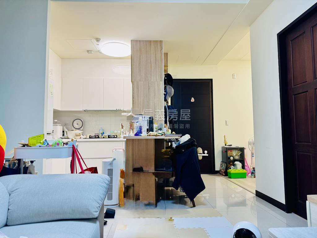 雲世紀２房精美裝潢房屋室內格局與周邊環境