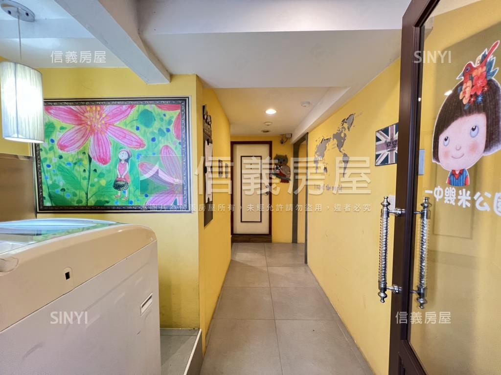 一中街１２間套房收租聖品房屋室內格局與周邊環境