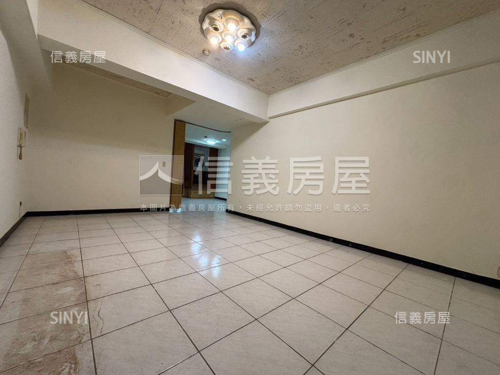 大面寬☀️近捷運金店面房屋室內格局與周邊環境