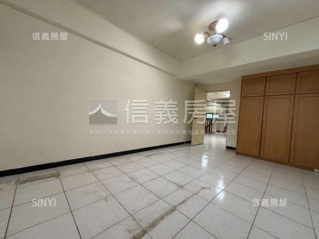 大面寬☀️近捷運金店面房屋室內格局與周邊環境
