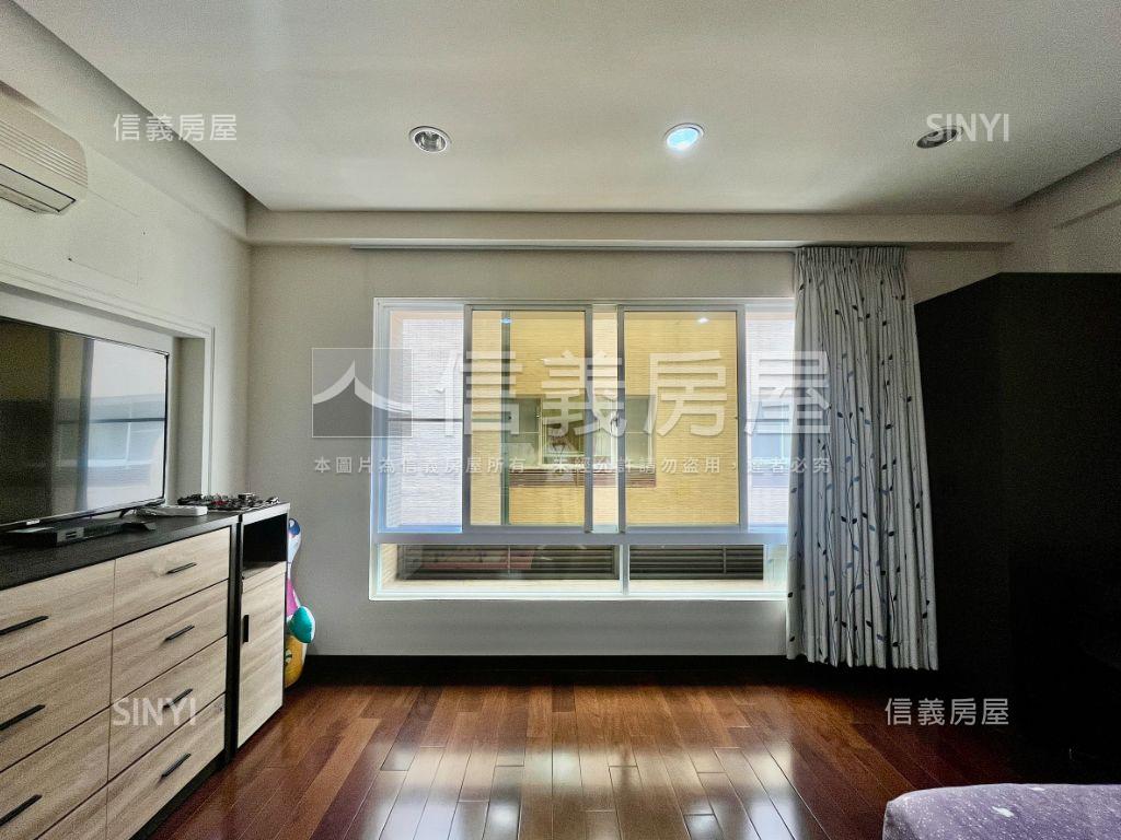 稀有釋出！巨蛋採光大車墅房屋室內格局與周邊環境