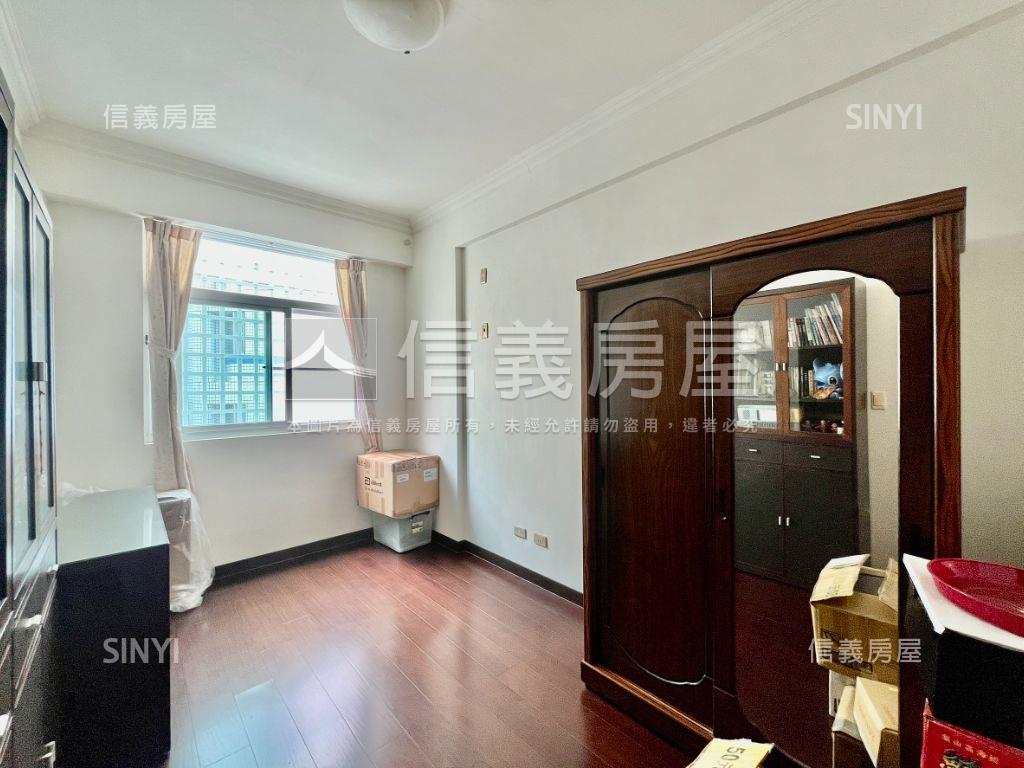 稀有釋出！巨蛋採光大車墅房屋室內格局與周邊環境