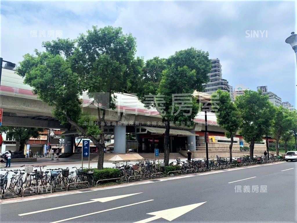 北士科黃金二樓房屋室內格局與周邊環境