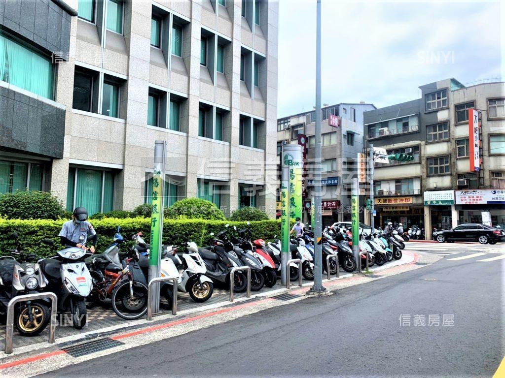 北士科黃金二樓房屋室內格局與周邊環境