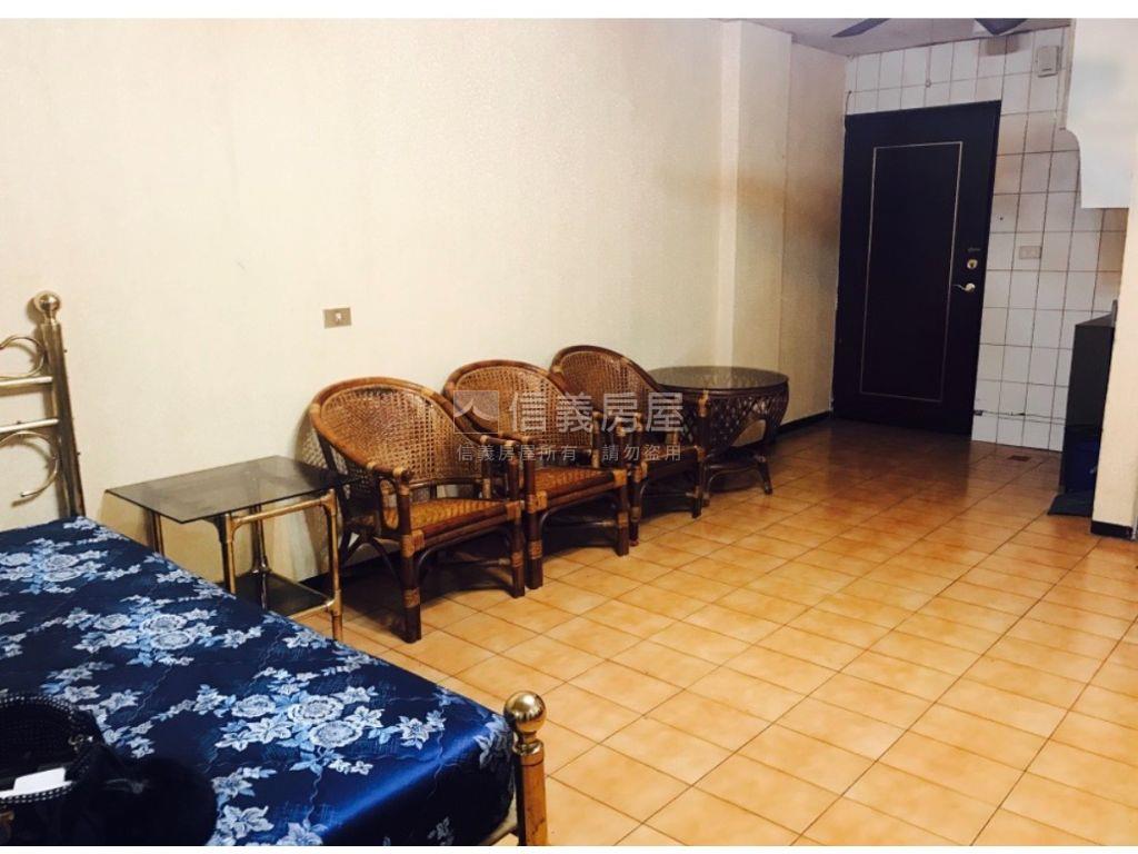 博愛大樓美套房房屋室內格局與周邊環境