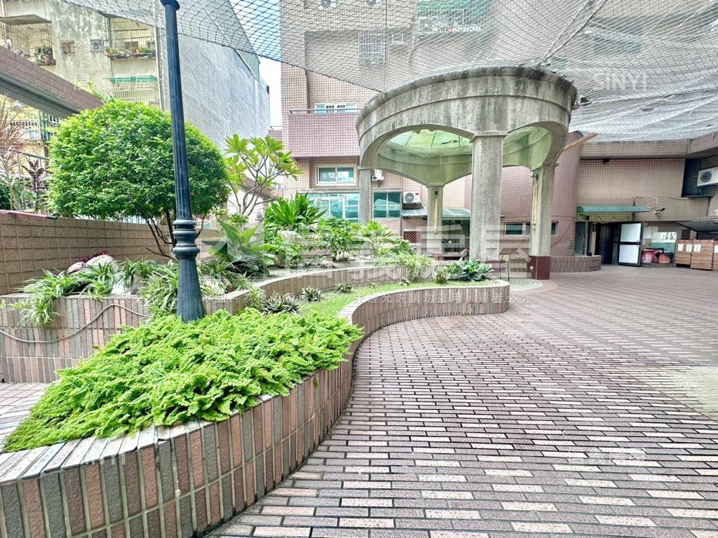 近文山特區質感三房平車房屋室內格局與周邊環境