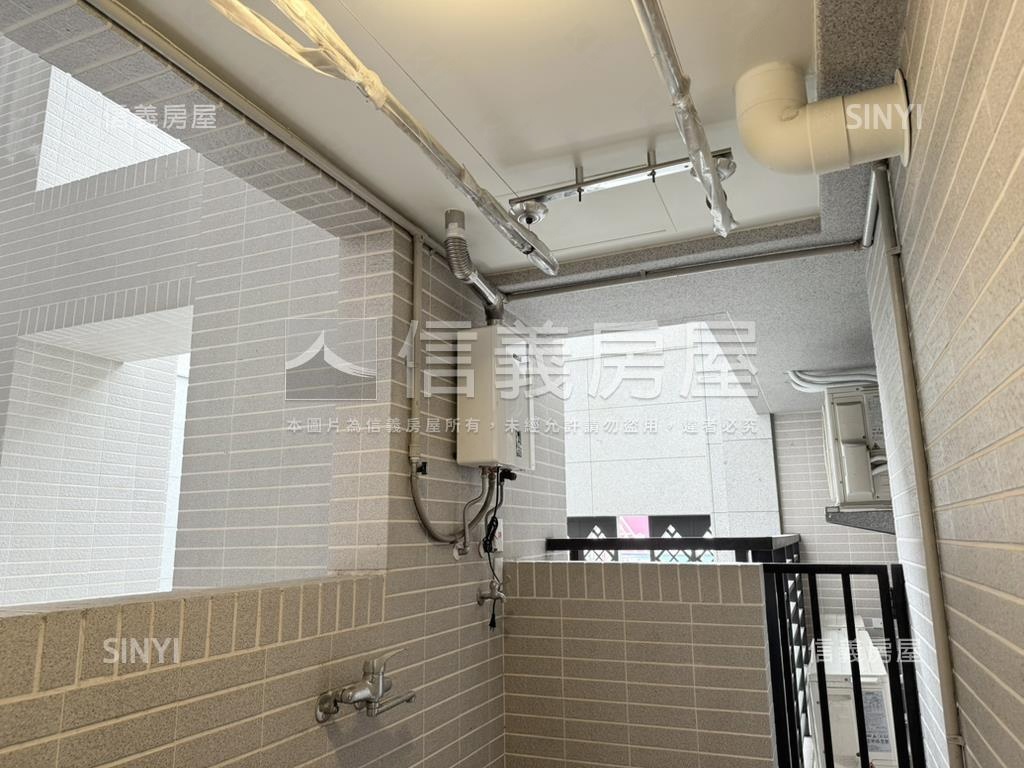 邊間四季文華三房平車房屋室內格局與周邊環境