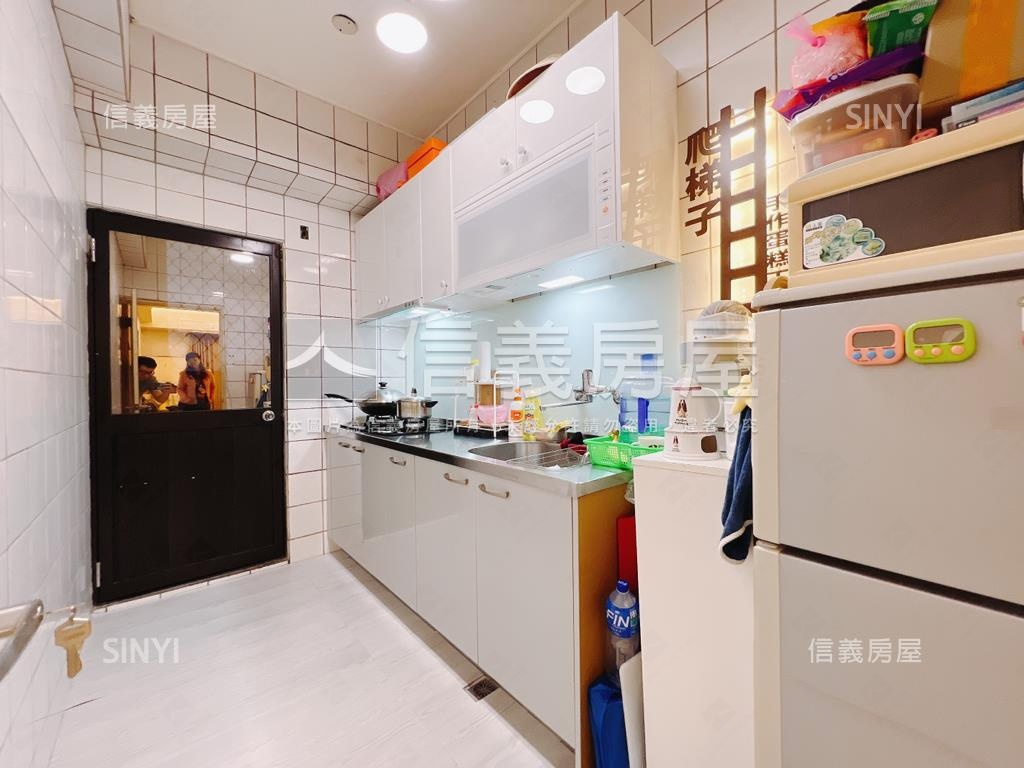 近台中高工中山醫美三房房屋室內格局與周邊環境