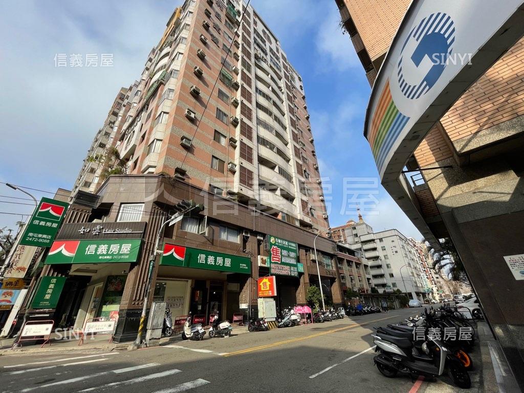 五期商圈稀有挑高店住房屋室內格局與周邊環境