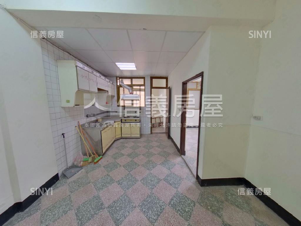 興隆大馬路旁邊間三樓房屋室內格局與周邊環境