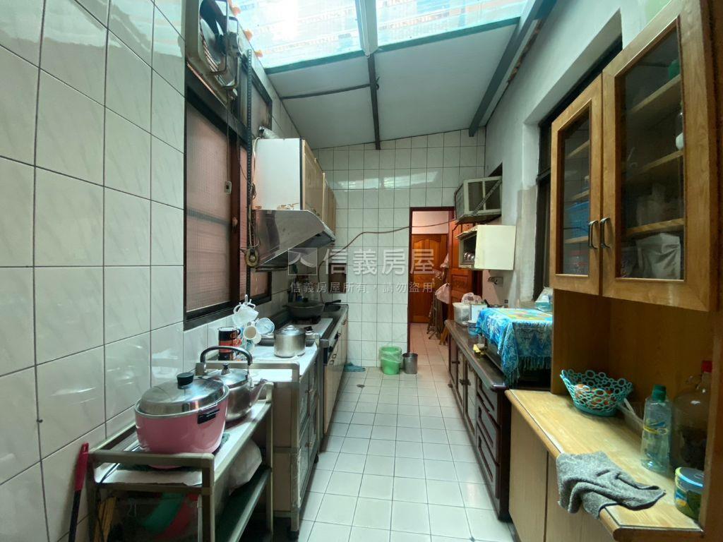 ＡＩ十興路店面房屋室內格局與周邊環境