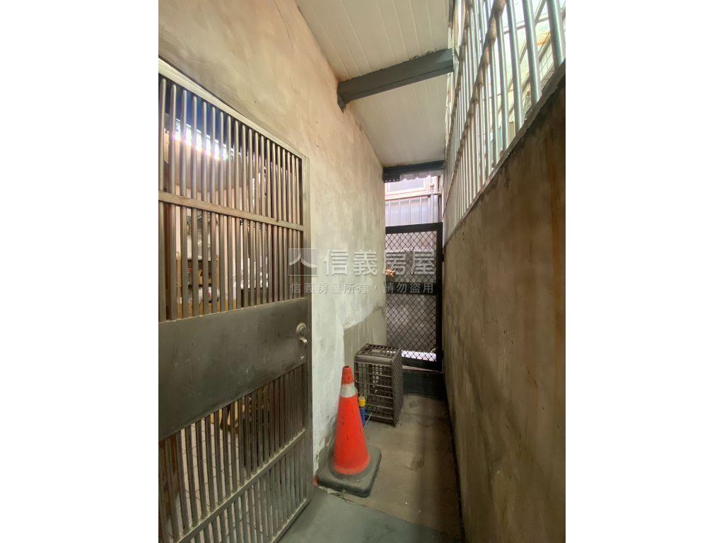 ＡＩ十興路店面房屋室內格局與周邊環境