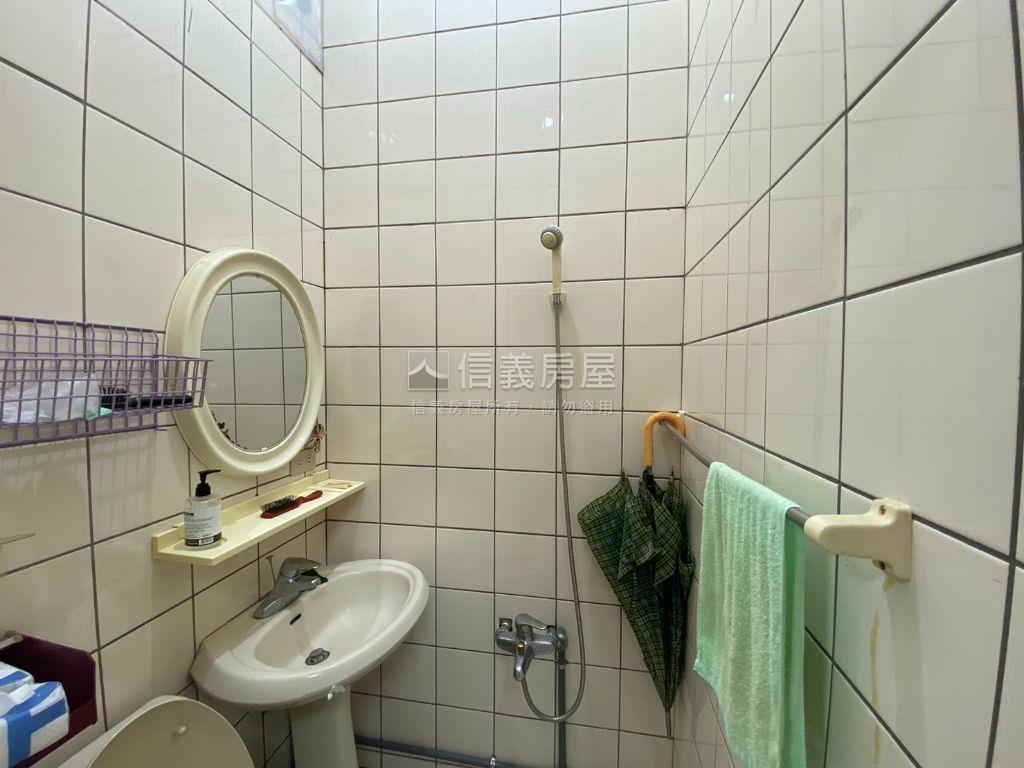 ＡＩ十興路店面房屋室內格局與周邊環境