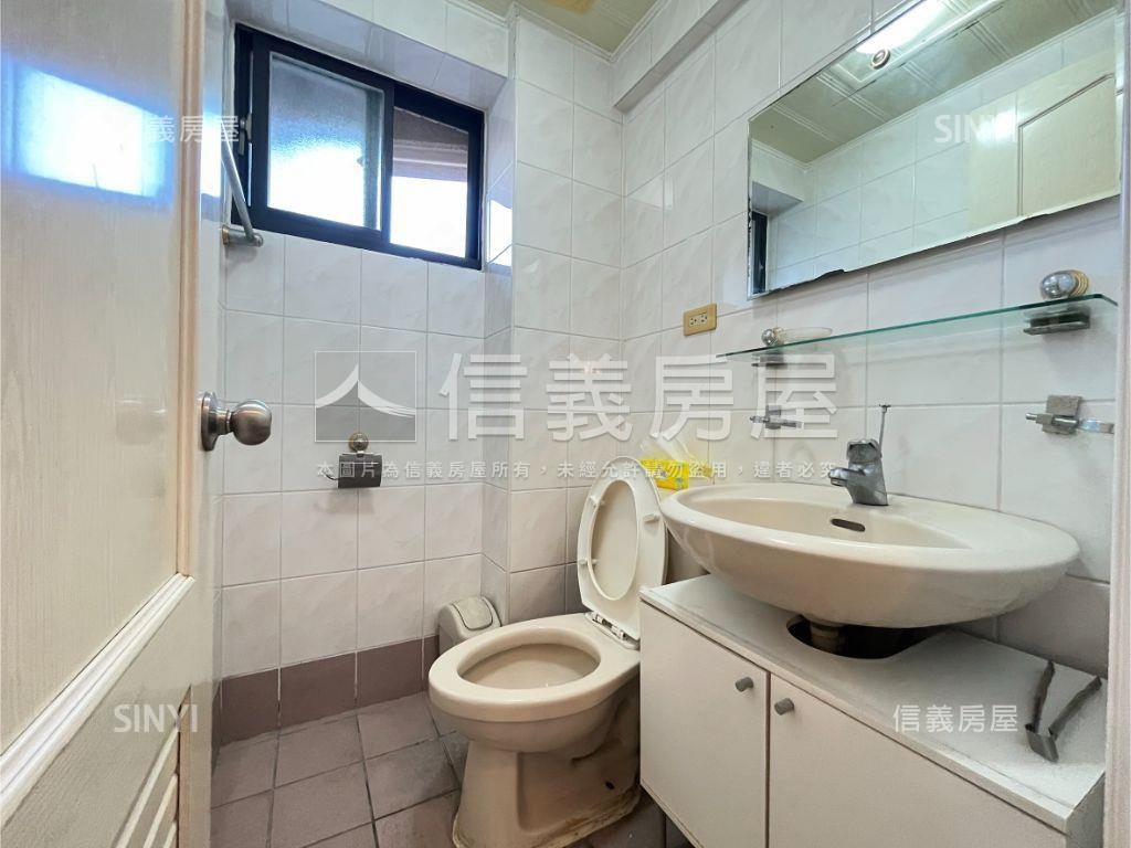 永隆爽文學區車庫別墅房屋室內格局與周邊環境