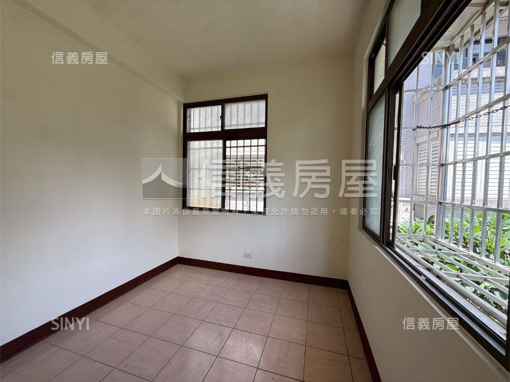 楓樹六街大地坪透天房屋室內格局與周邊環境