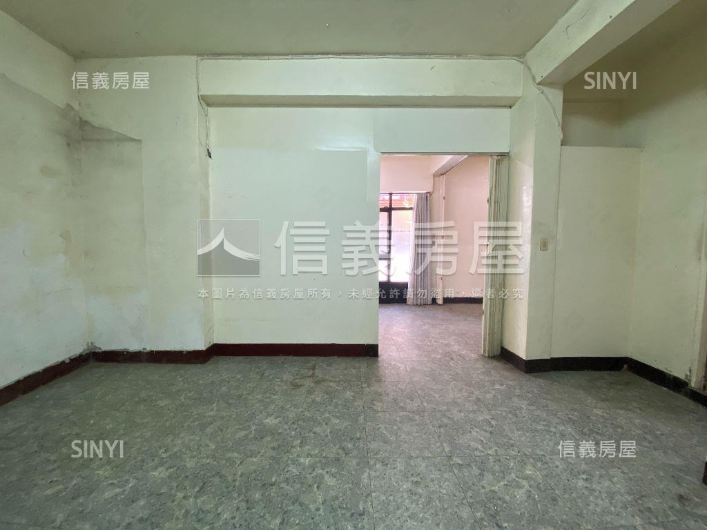 近未來捷運公寓一樓房屋室內格局與周邊環境