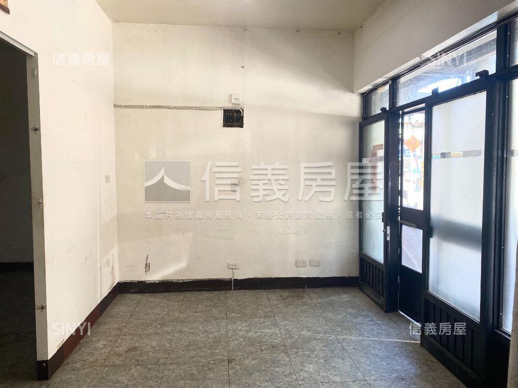 近未來捷運公寓一樓房屋室內格局與周邊環境