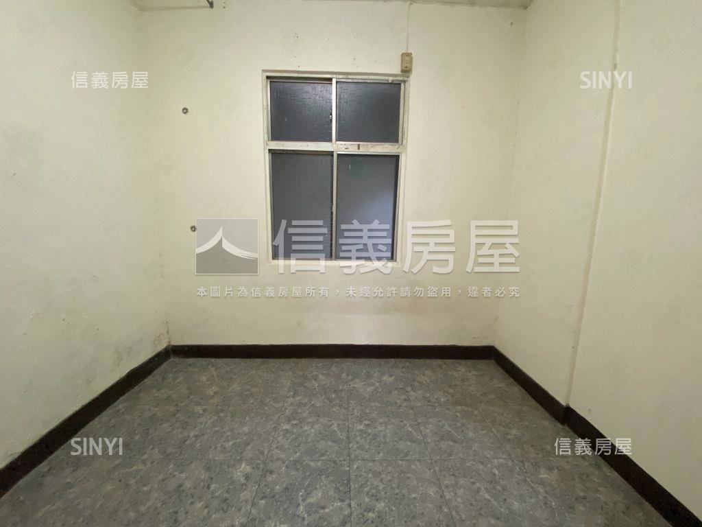 近未來捷運公寓一樓房屋室內格局與周邊環境
