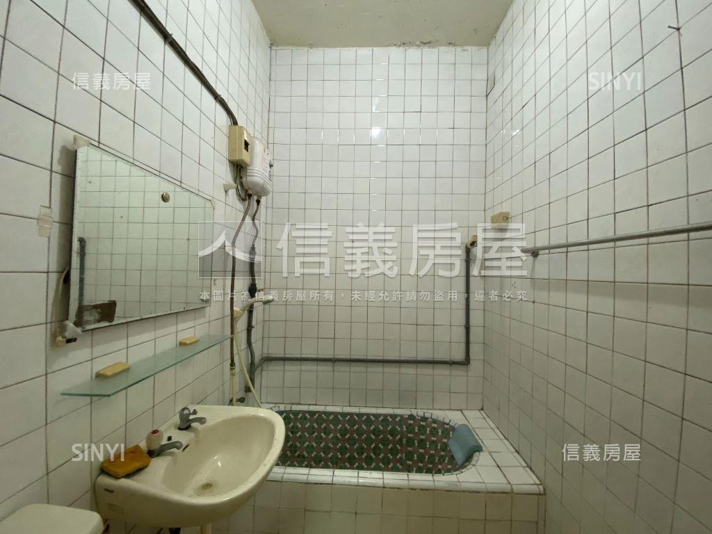 近未來捷運公寓一樓房屋室內格局與周邊環境