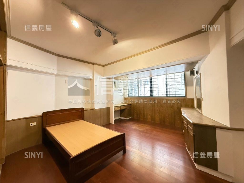 內江南丁格爾稀有名廈房屋室內格局與周邊環境