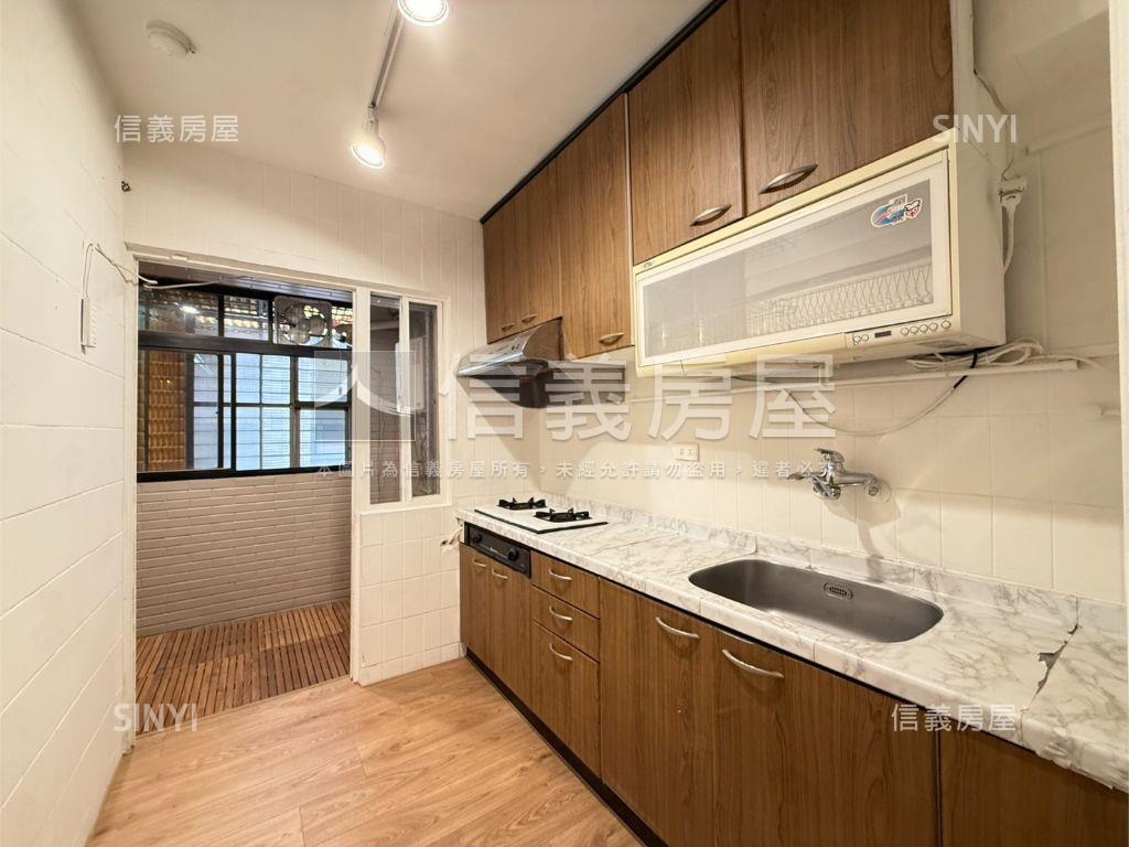 內江南丁格爾稀有名廈房屋室內格局與周邊環境