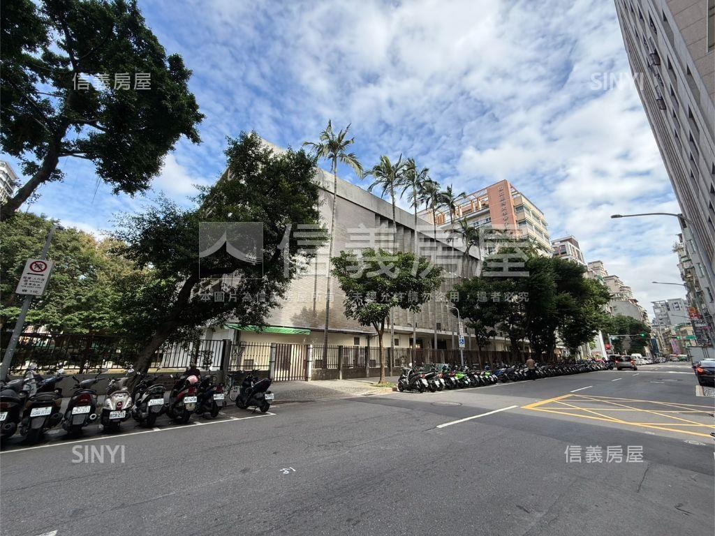 內江南丁格爾稀有名廈房屋室內格局與周邊環境