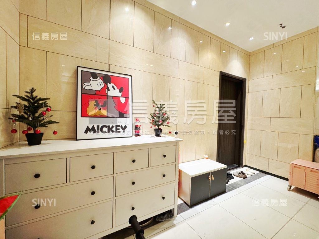 甲山林美裝潢天墅房屋室內格局與周邊環境