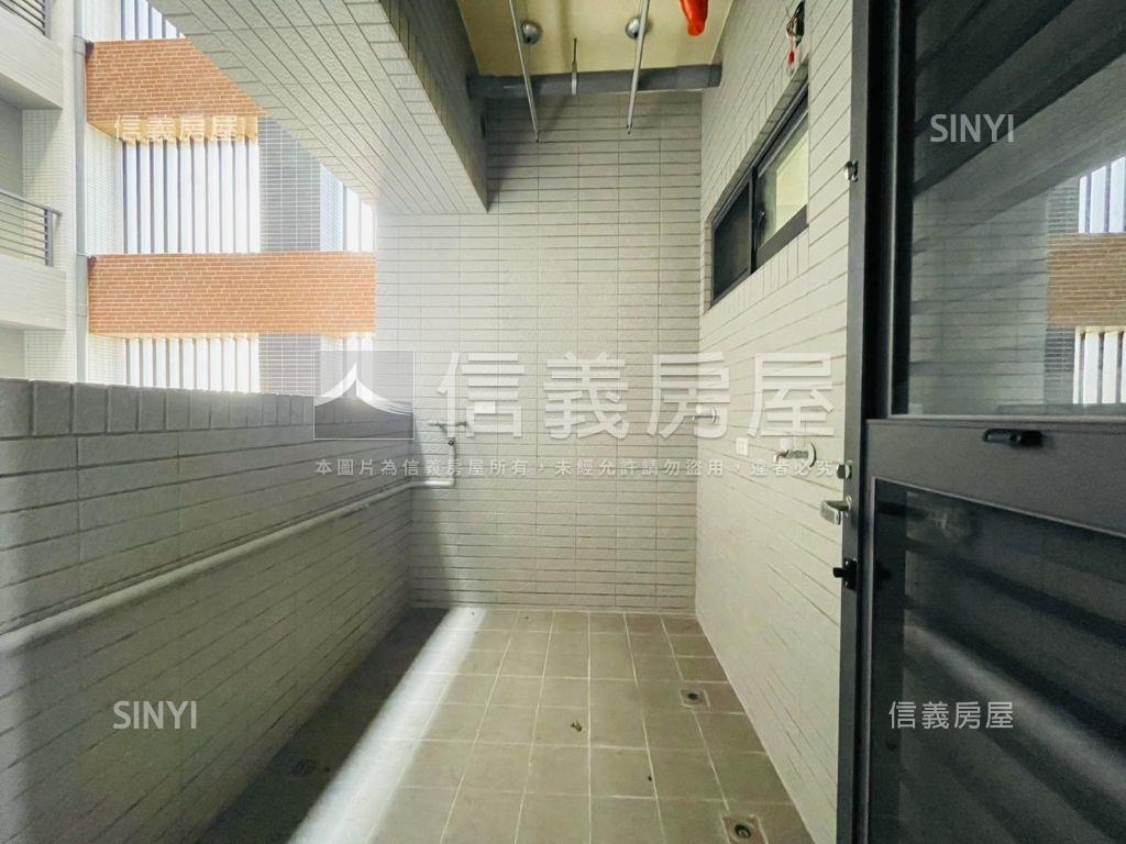 東都綠學這戶車位很優秀房屋室內格局與周邊環境