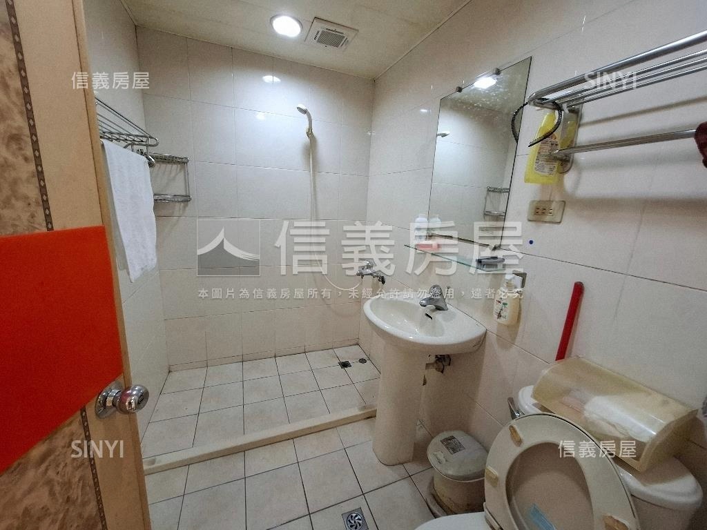 星雲商圈綠蔭邊間三房房屋室內格局與周邊環境