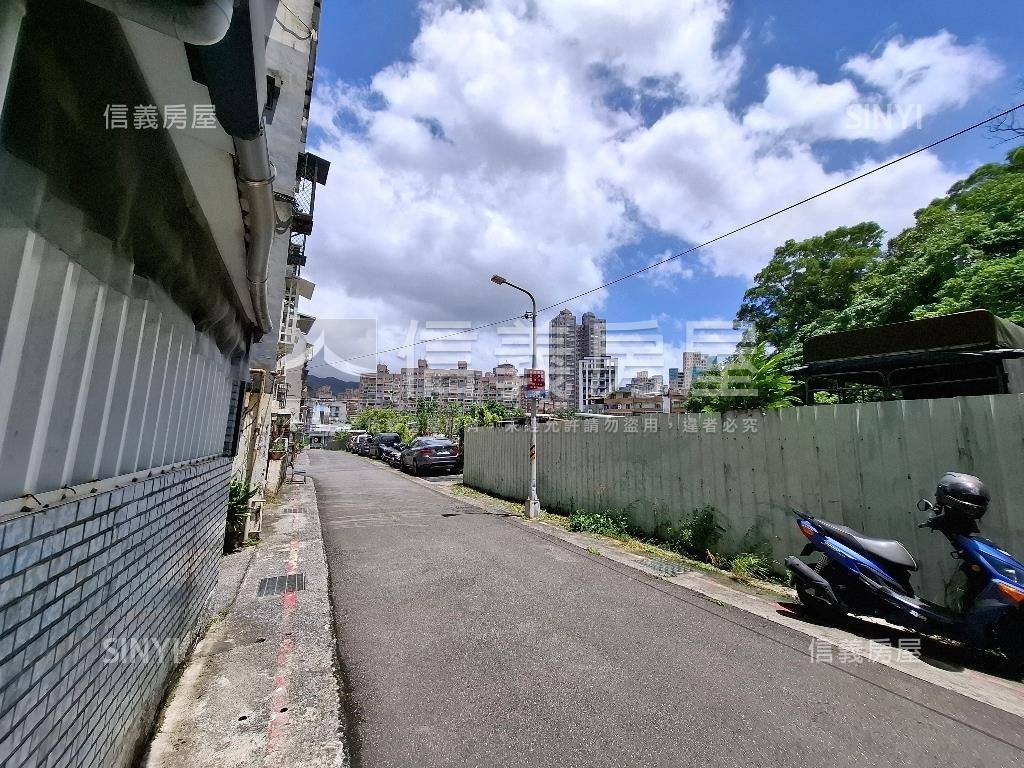 星雲商圈綠蔭邊間三房房屋室內格局與周邊環境