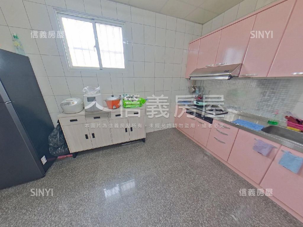 近７４三宅一生稀有美墅房屋室內格局與周邊環境