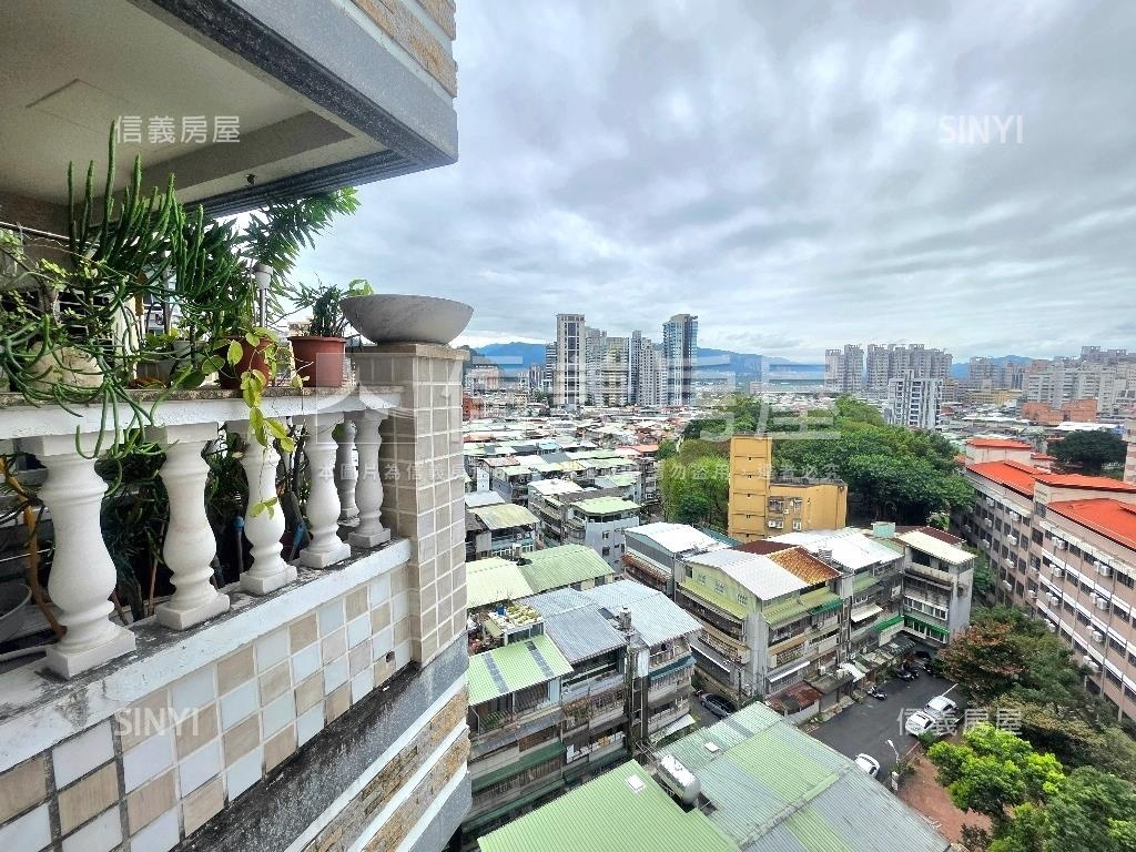 玉上園Ｄ棟四房車位房屋室內格局與周邊環境