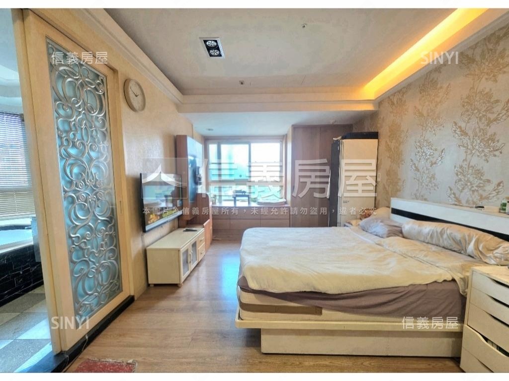 玉上園Ｄ棟四房車位房屋室內格局與周邊環境