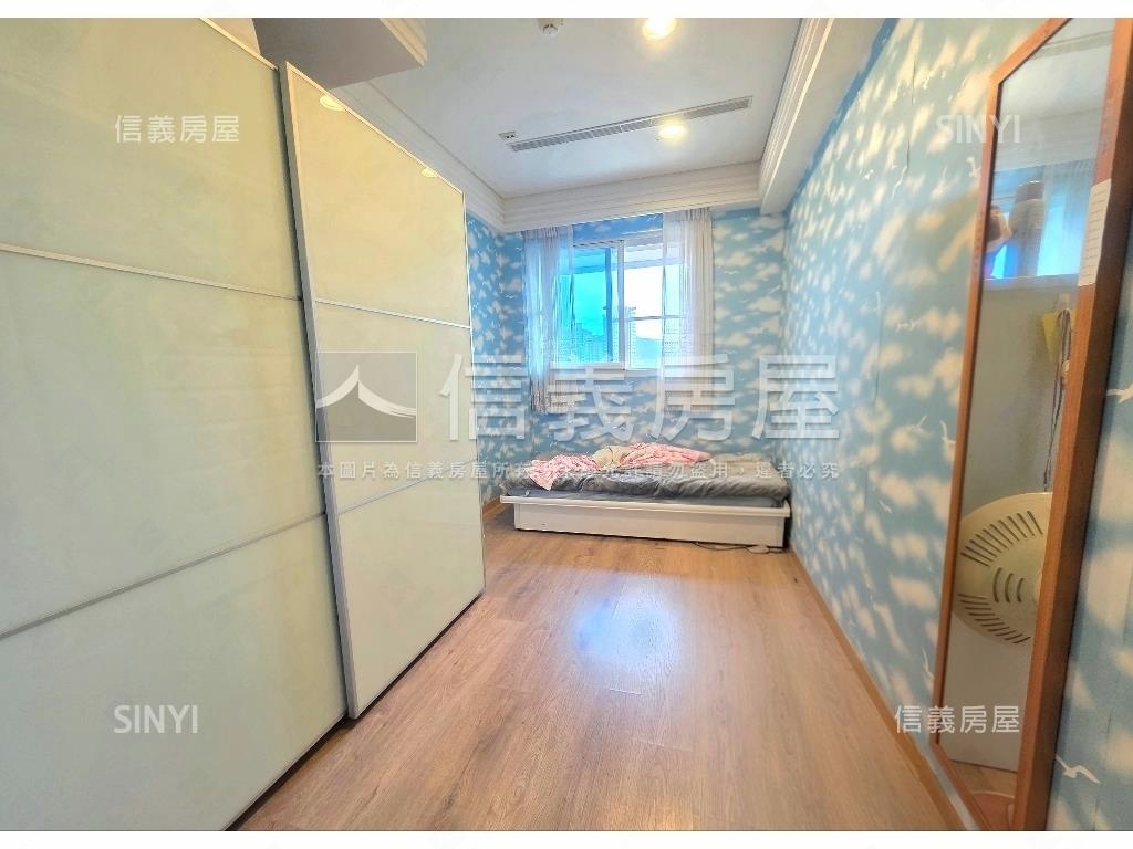 玉上園Ｄ棟四房車位房屋室內格局與周邊環境