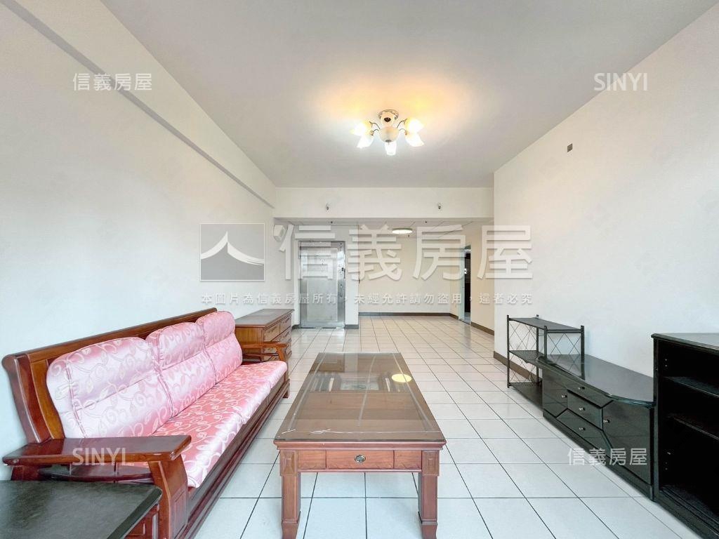 【市政府旁】次頂樓大３房房屋室內格局與周邊環境