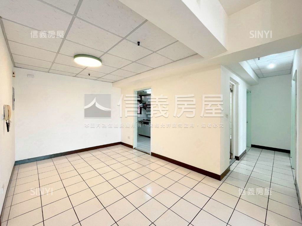 【市政府旁】次頂樓大３房房屋室內格局與周邊環境