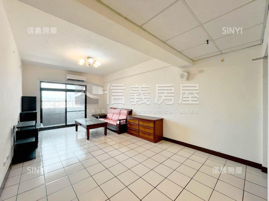 【市政府旁】次頂樓大３房房屋室內格局與周邊環境