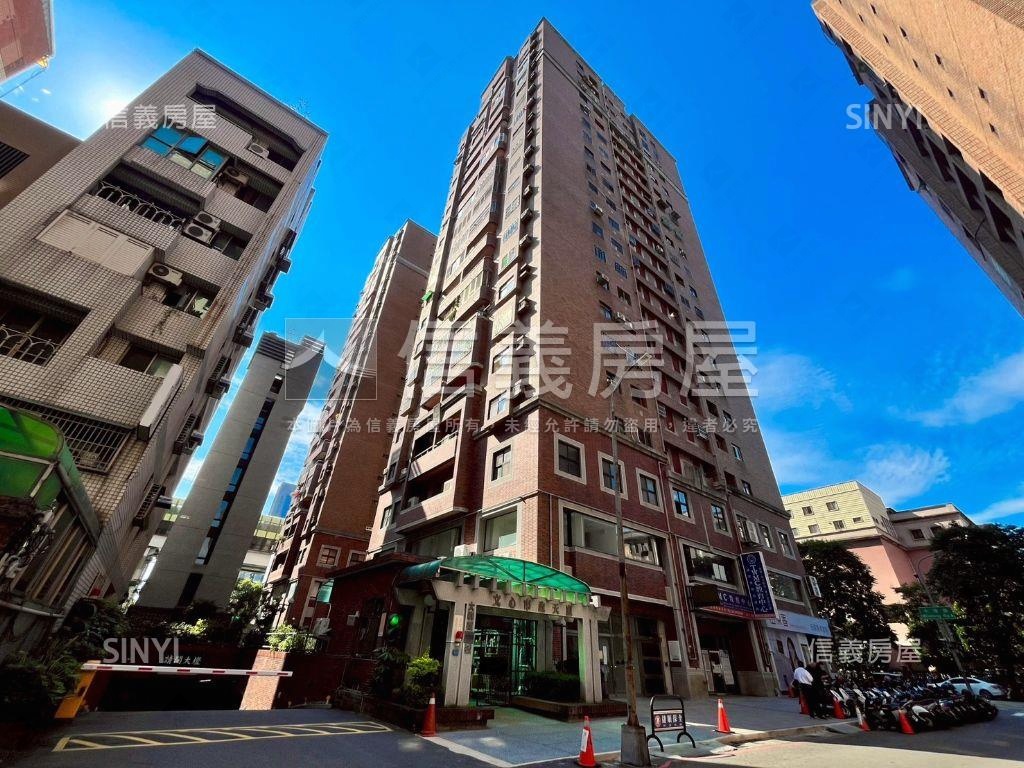【市政府旁】次頂樓大３房房屋室內格局與周邊環境