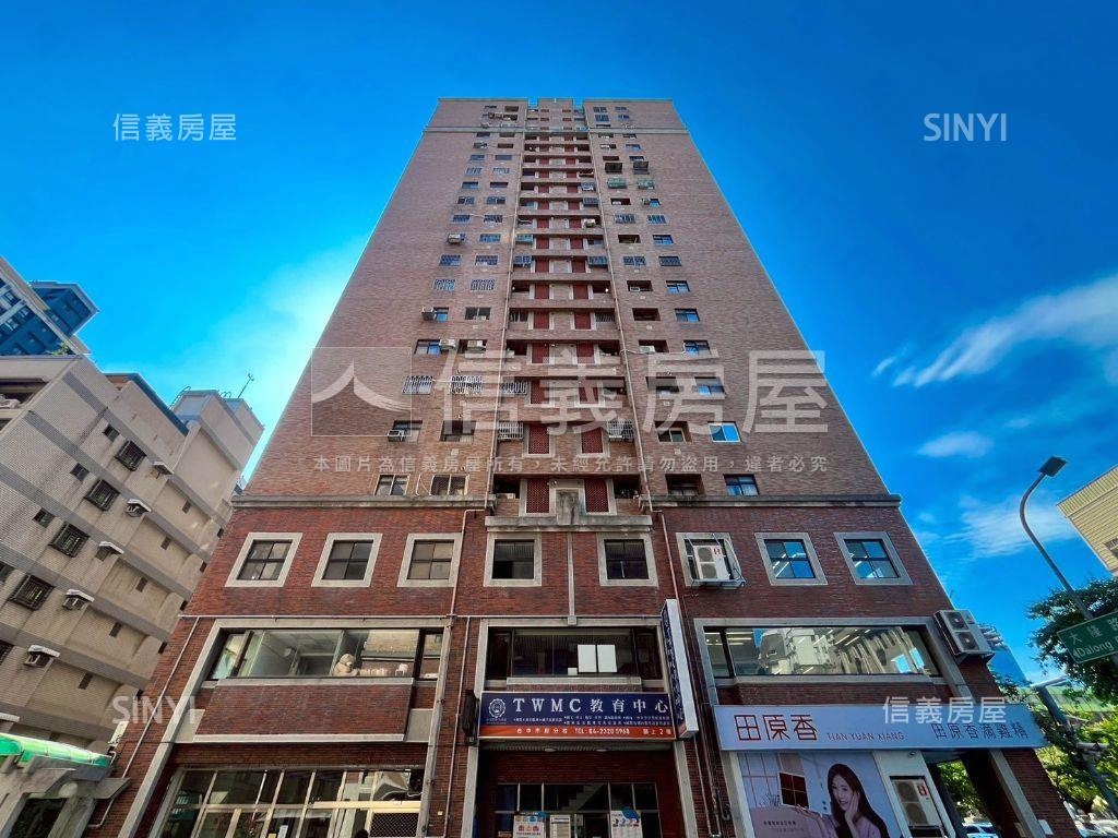 【市政府旁】次頂樓大３房房屋室內格局與周邊環境