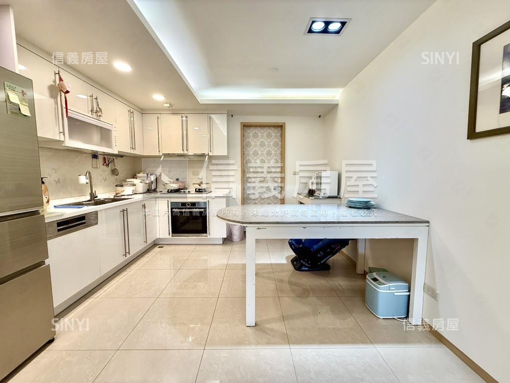 世界觀‧高樓山河景屋房屋室內格局與周邊環境