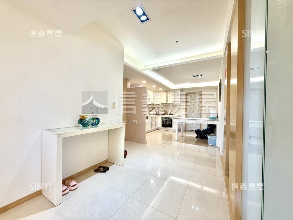 世界觀‧高樓山河景屋房屋室內格局與周邊環境