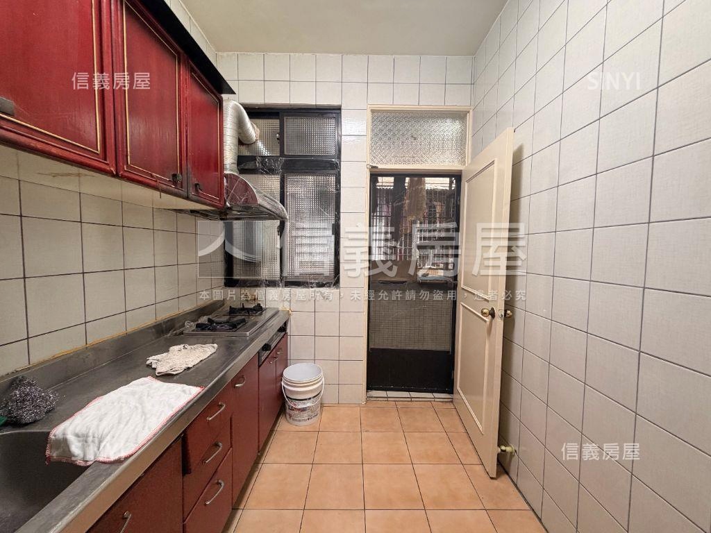 金門街近公園的邊間公寓房屋室內格局與周邊環境