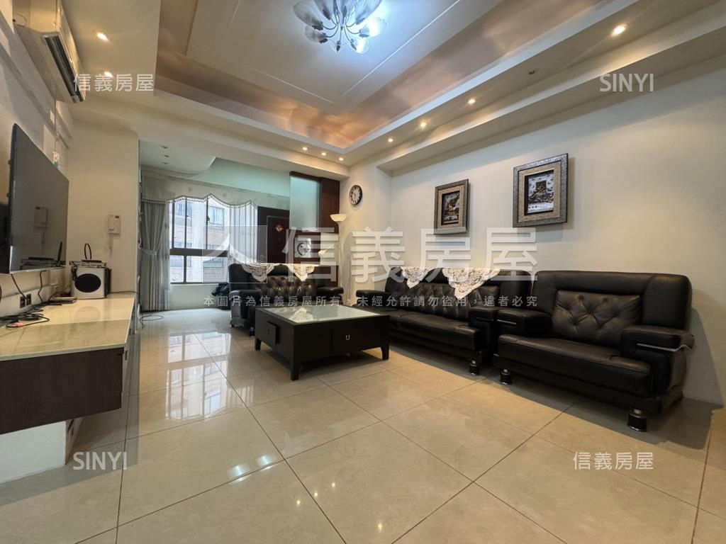 依莎城堡四房平面車位房屋室內格局與周邊環境