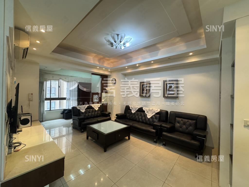 依莎城堡四房平面車位房屋室內格局與周邊環境