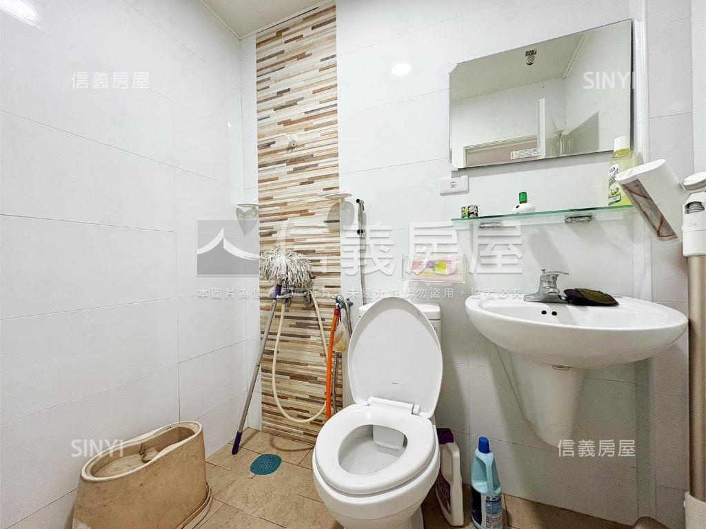 鼎泰裝潢美三房房屋室內格局與周邊環境