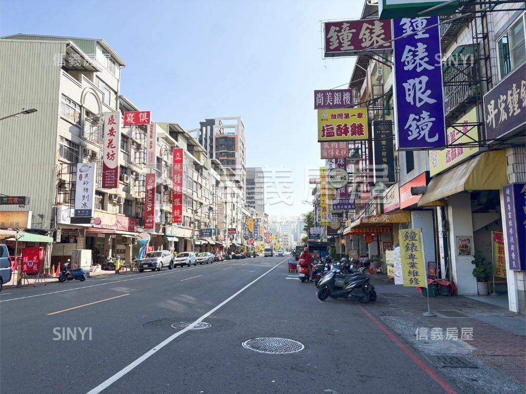 鼎泰裝潢美三房房屋室內格局與周邊環境