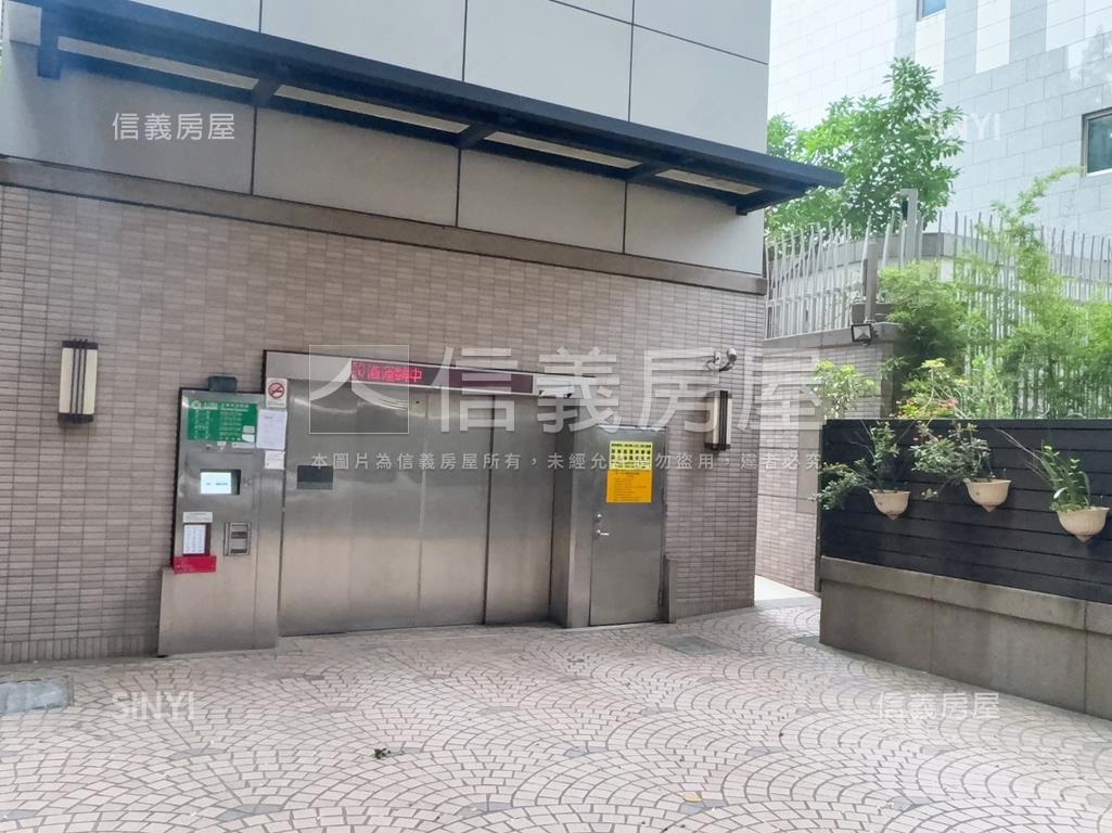 誠售～旅行與閱讀車位房屋室內格局與周邊環境