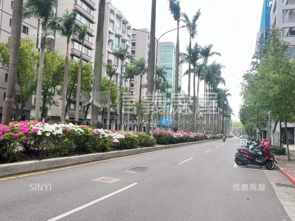 誠售～旅行與閱讀車位房屋室內格局與周邊環境