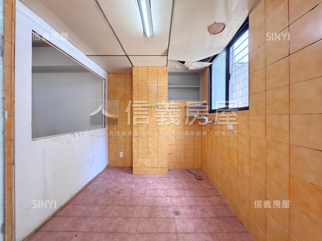 近北市學區旁電梯邊間三房房屋室內格局與周邊環境